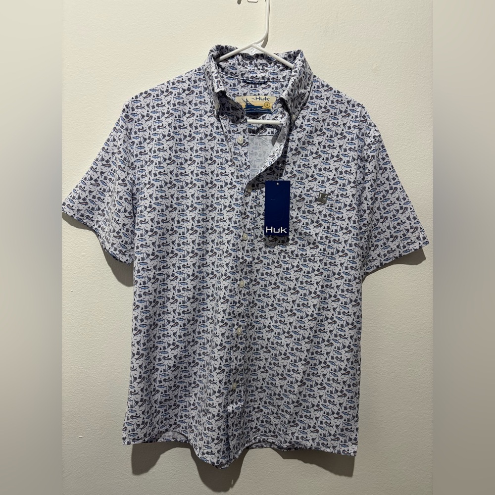 NWT HUK Kona Print Short Sleeve Shirt Size Small